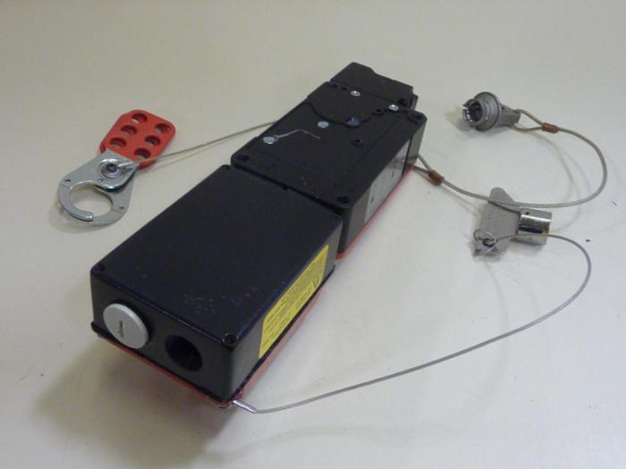 Used FORTRESS INTERLOCKS Safety Door Lock LOK #64474