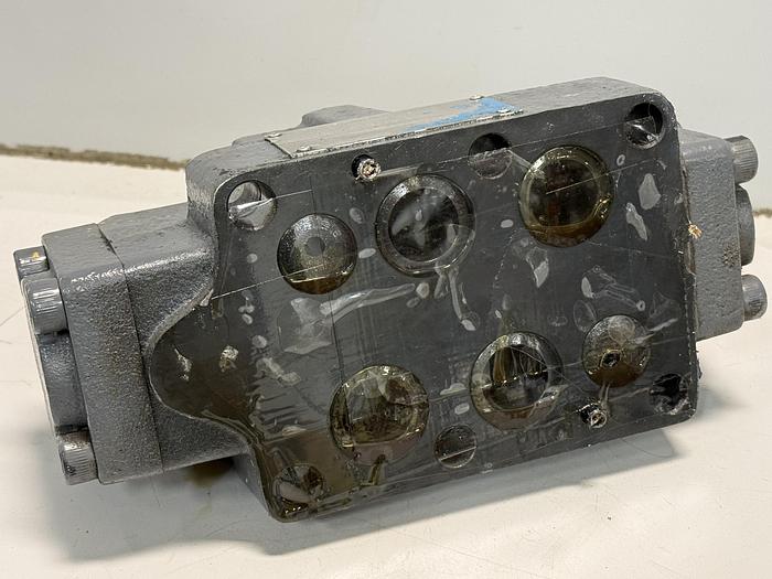 Used VICKERS DG4V-3S-6C-M-U-HL7-60-EN490-B13