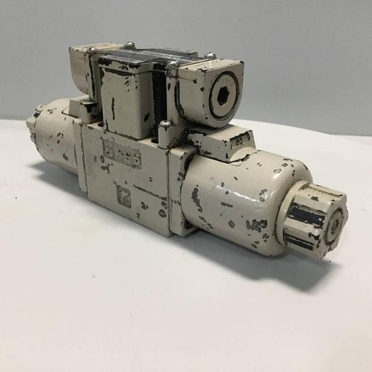 Used NACHI Directional Control Valve SS-G01-C9-GR-D2-20 #91591