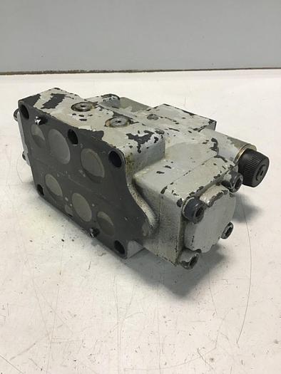 Used VICKERS Valve DG4V-3S-6C-M-U-HL7-60-EN490 Used