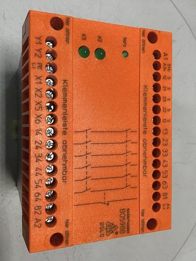 Used DOLD Safemaster Safety Relay B05988.61/324 USED