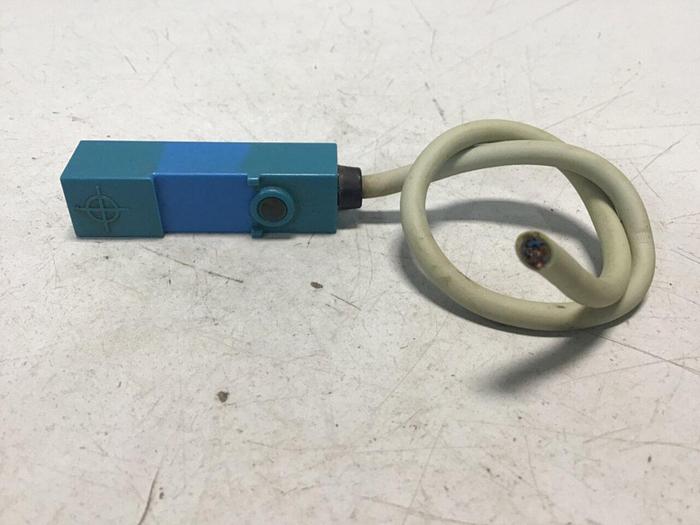 Used YAMATAKE Proximity Switch FL2-4A6S #128212