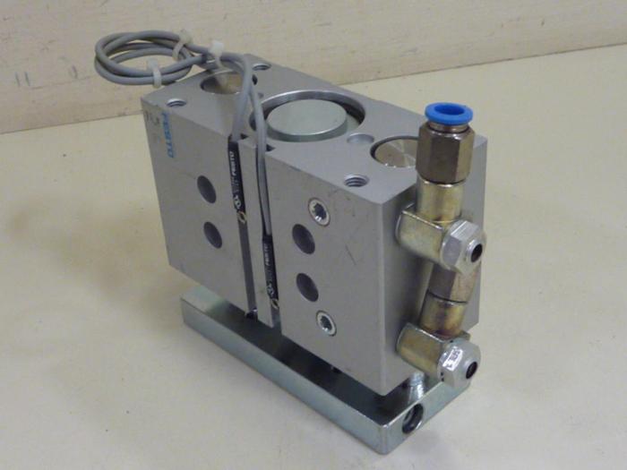 Used FESTO Pneumatic Cylinder DFM-40-25-P-A-GF #57359