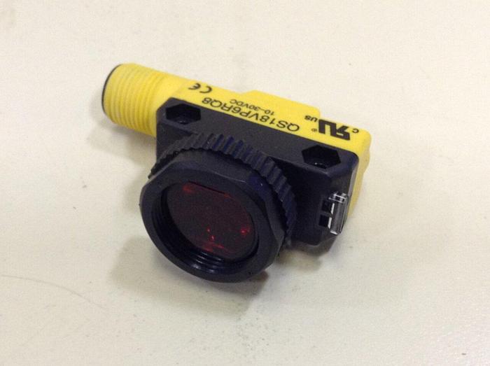 Used BANNER ENGINEERING World Beam Sensor QS18VP6RQ8 #86868