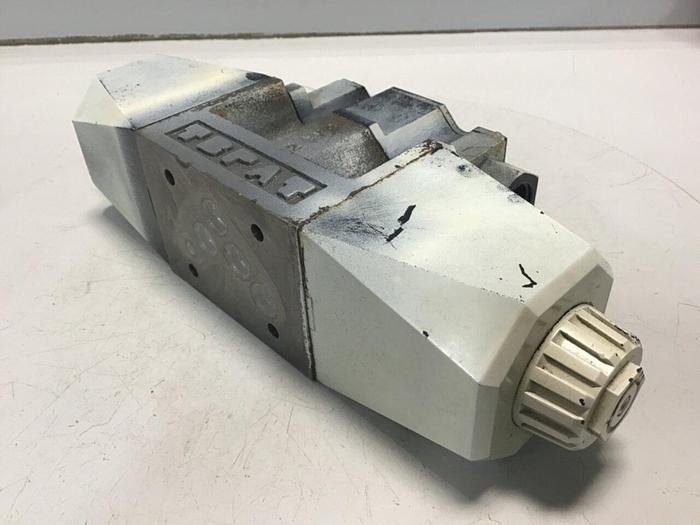 Used VICKERS Valve DG4V50CMP7LH740JA523T20 Used #127183