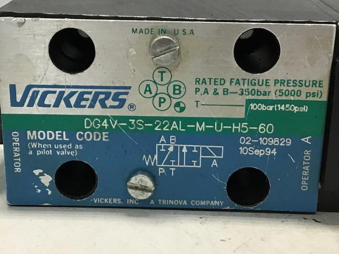 Used VICKERS Directional Valve DG4V-3S-22AL-M-U-H5-60 #131509