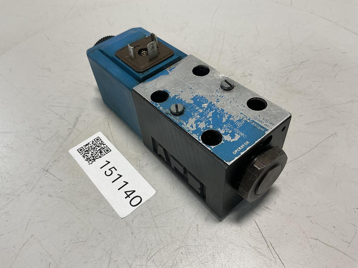 Used VICKERS DG4V-3-22-M-U-HL