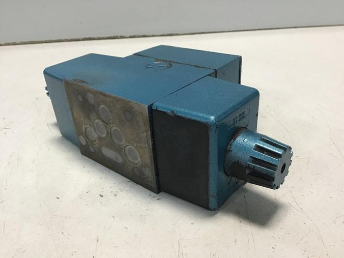 Used PARKER Valve D3W1C1Y 14 #140505