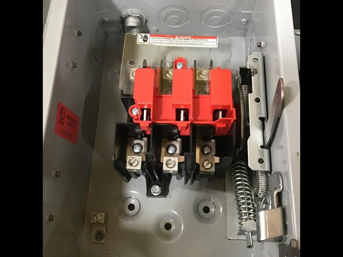 Used SIEMENS 30 Amp Safety Disconnect Switch HNF361 VBII USED