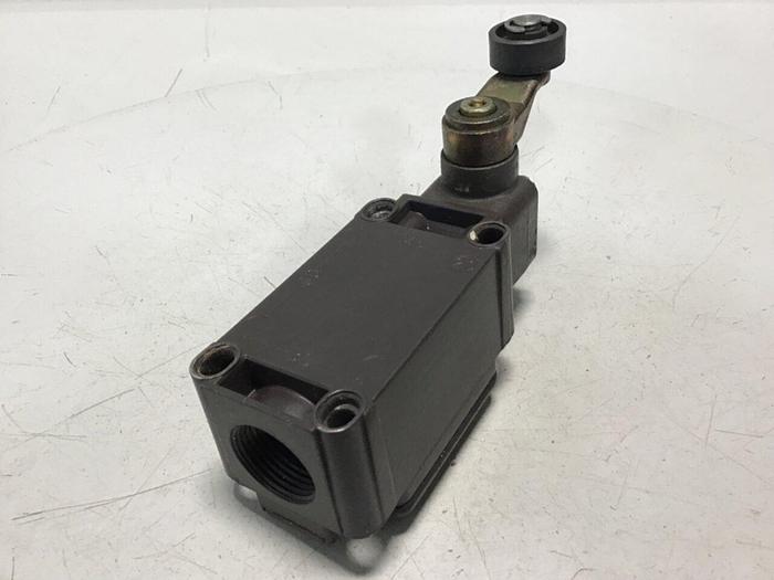 Used SCHMERSAL Limit Switch T4VH 335-02Z #121541
