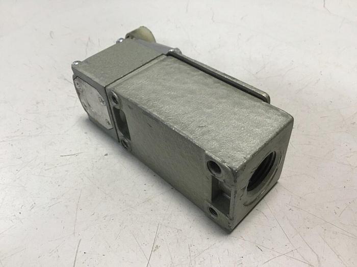 Used TELEMECANIQUE Lox-Switch C2JK05 #121840