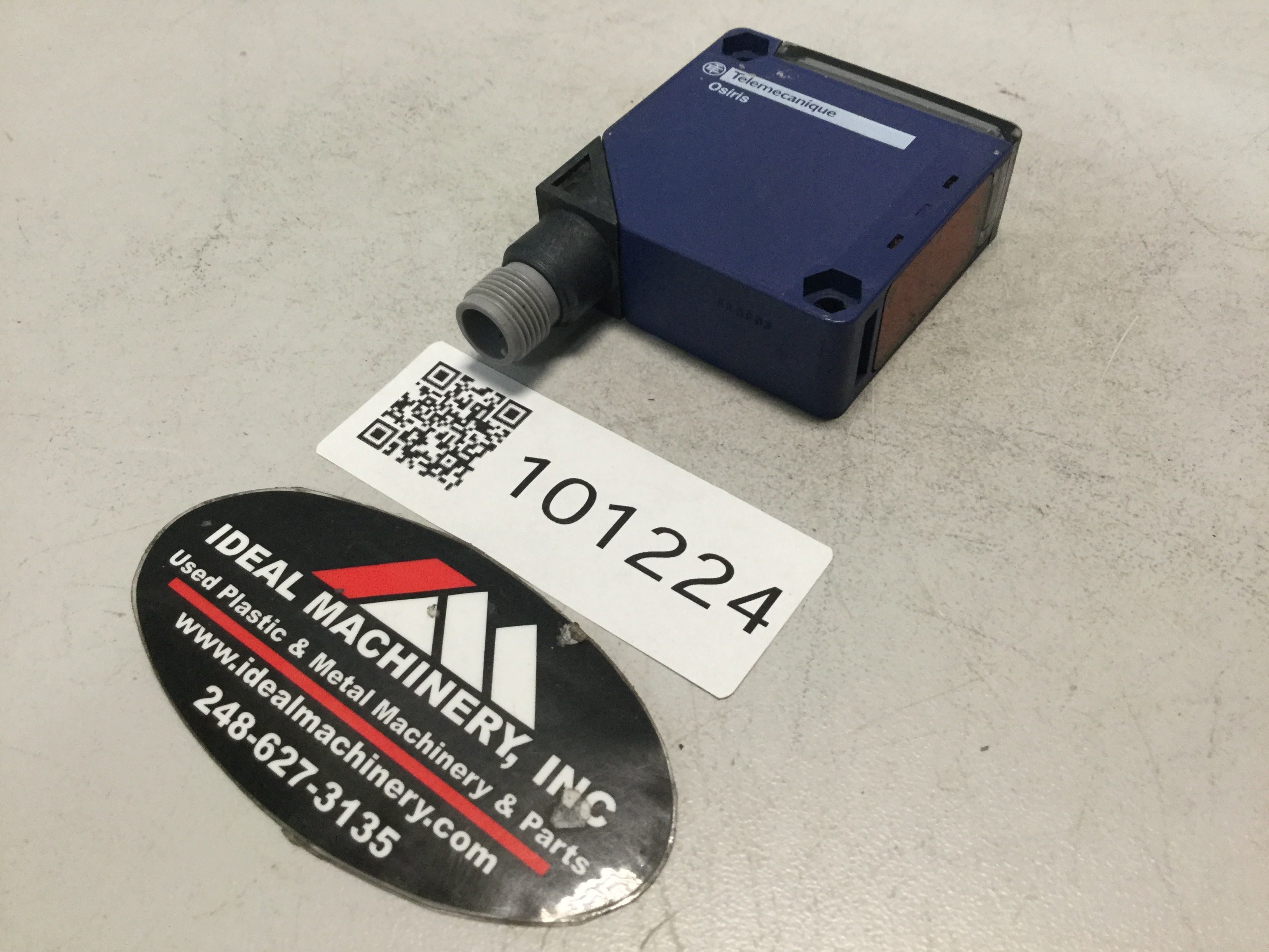 Used TELEMECANIQUE Photoelectric Sensor XUK0AKSAM12 USED