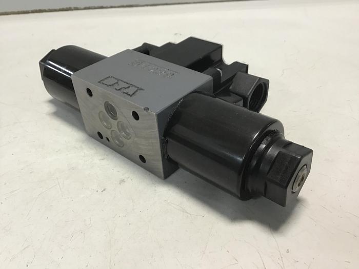 Used TOKIMEC DG4V-3-3C-M-P7-H-7-54 Valve Used #142070