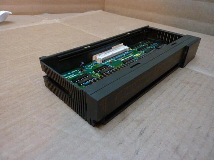 Used MITSUBISHI 32 Pt Output Module AY51 Used