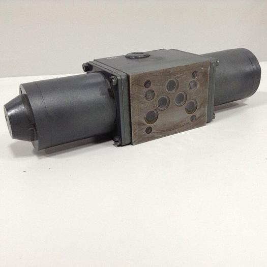 Used REXROTH Valve 4WE10Q11/LG24NZ4 #90020
