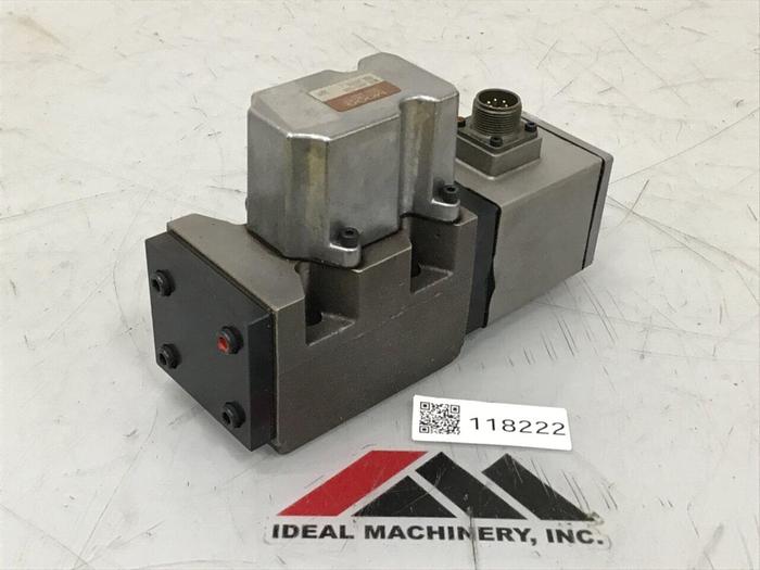 Used MOOG Valve J661-124 Used
