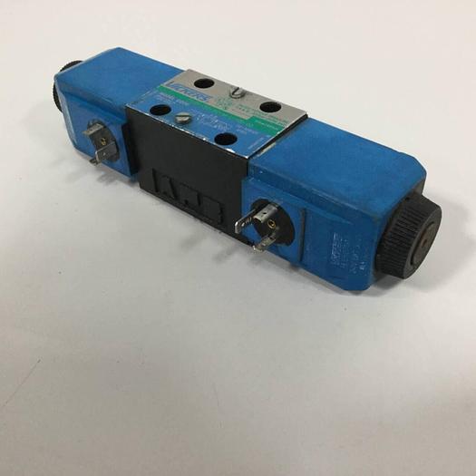 Used VICKERS Valve DG4V-3S-2C-M-U-H5-60 #90319