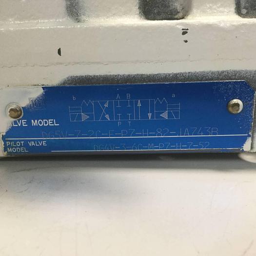 Used TOKIMEC Directional Control Valve DG4V-3-6C-M-P7-H-7-52 PV #95301