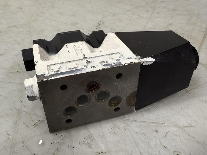 Used TOKIMEC DG4VS-5-0A-M-P7L-H-7-40