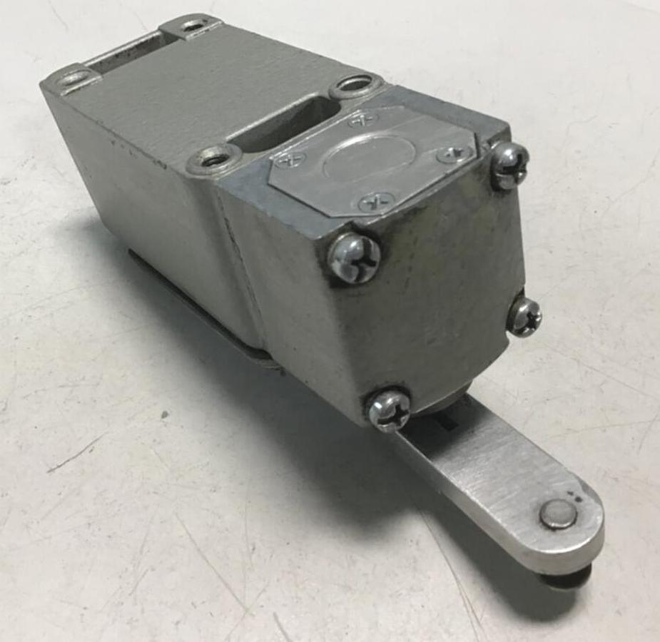 Used TELEMECANIQUE Lox-Switch C2JK05 USED