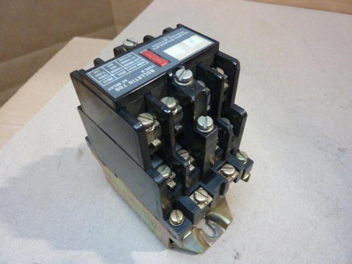 Used ALLEN BRADLEY AC Relay 700-N800A1 SER C #35939