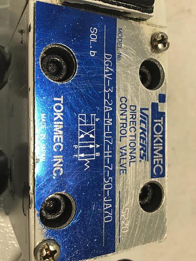 Used VICKERS Valve DG4V-3-2A-M-U7-H-7-50-JA70 #143726