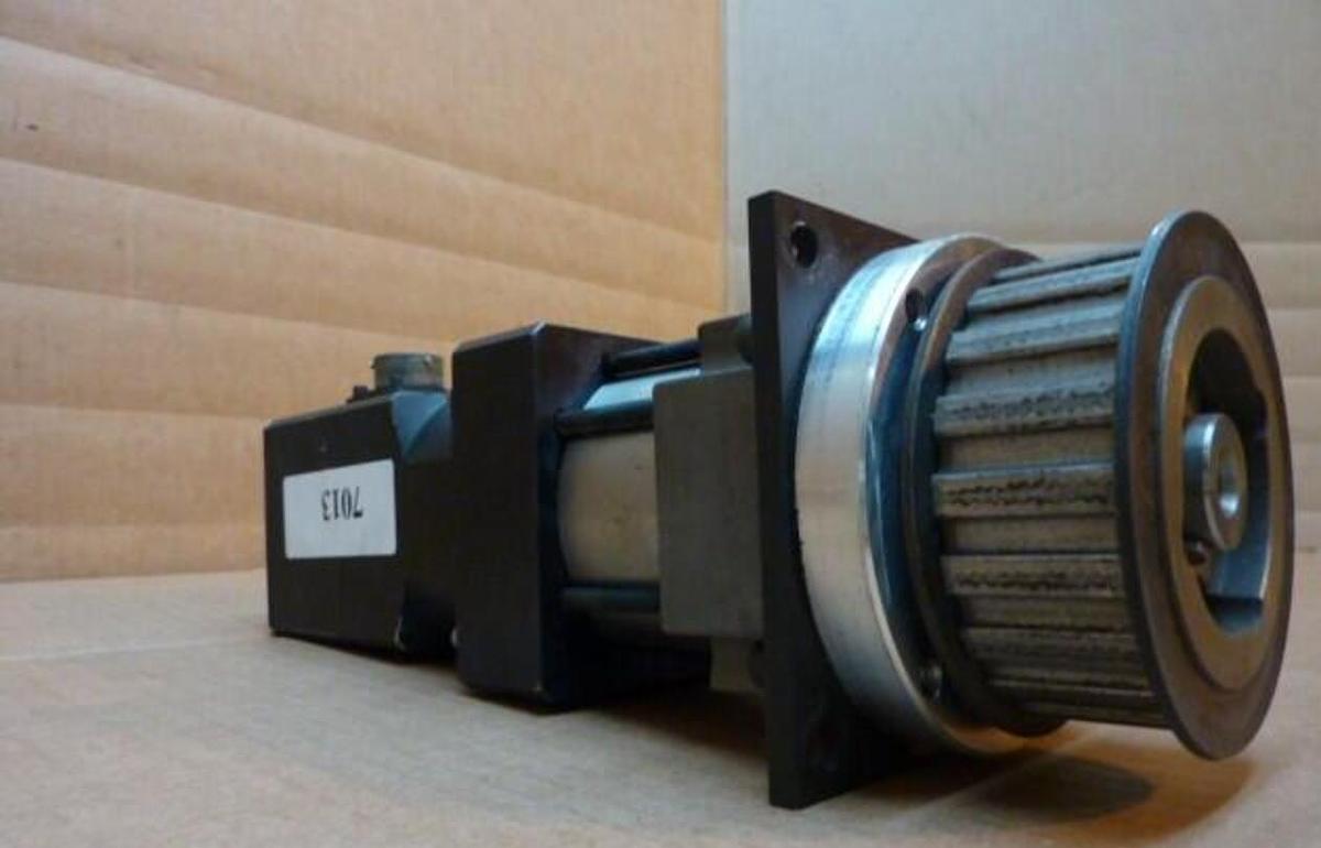 Used MOOG Brushless Motor 303-030A Used  