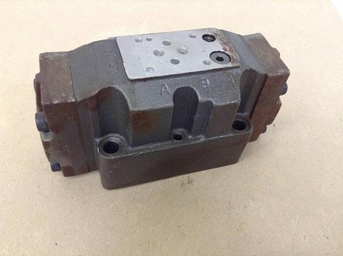 Used VICKERS Directional Valve DG3V73CET10JA8SM027 #70829