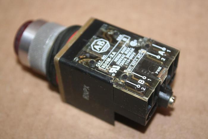 Used ALLEN BRADLEY Push Button 800MR-QB24 RED #21029