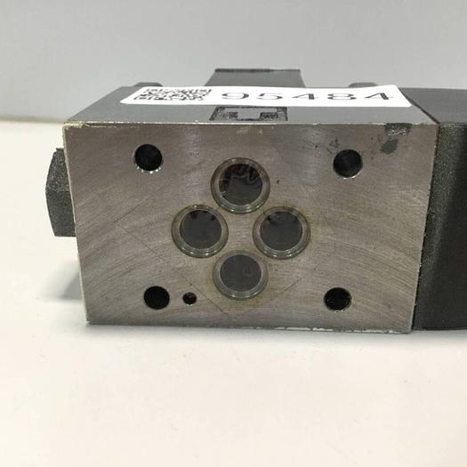 Used VICKERS Directional Control Valve DG4V32AMP7H750 #95484