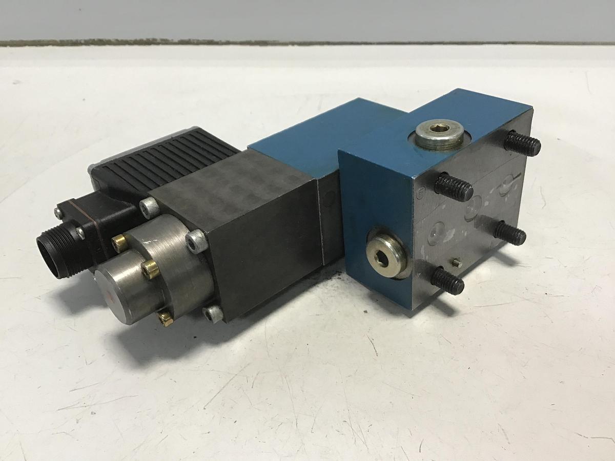 Used BOSCH 0 811 403 017 Valve Used #142021