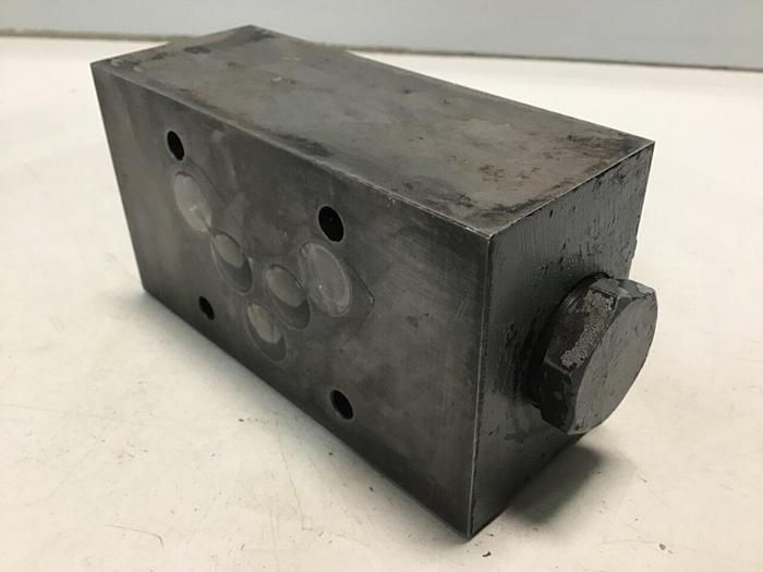 Used VICKERS Pilot Operated Check Valve DGMPC-5-ABK-BAK-30 #116303