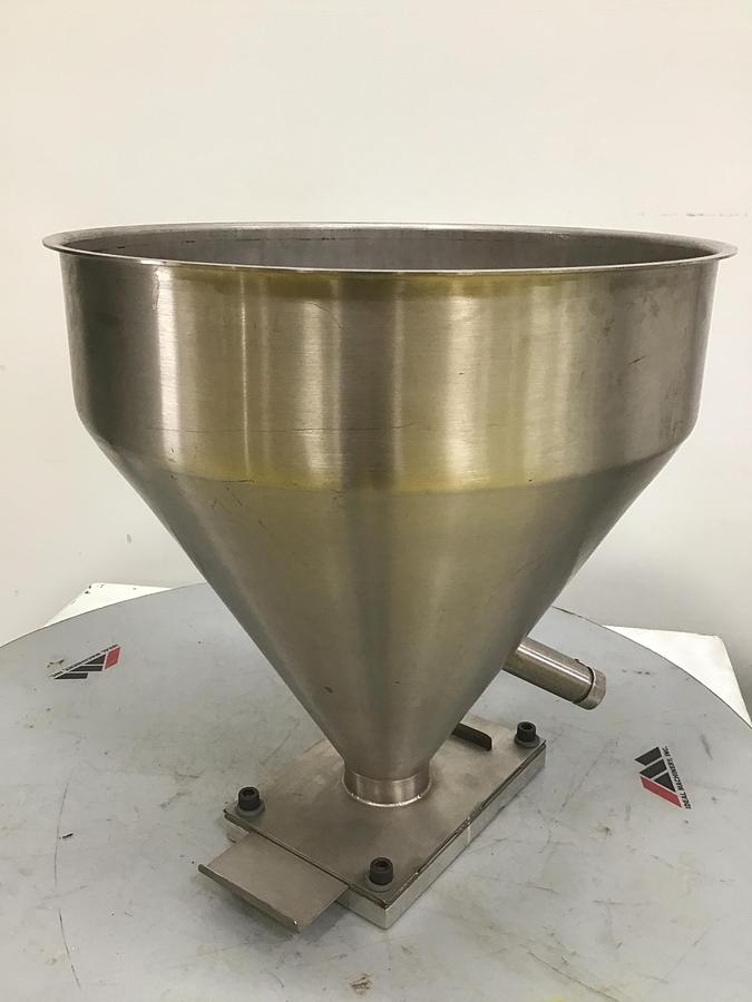 Used METAL FABRICATOR 25X25