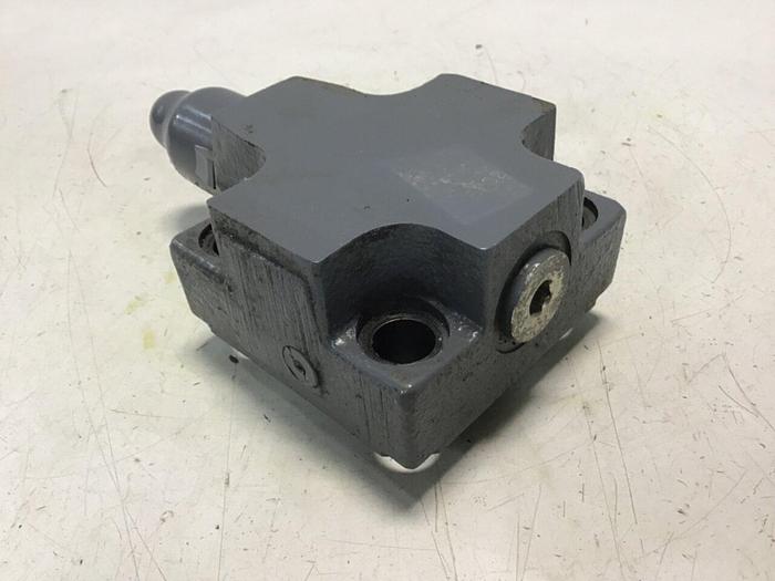 Used VICKERS Valve CVCS-25-C-S2-W-250-11-AP10 #139104