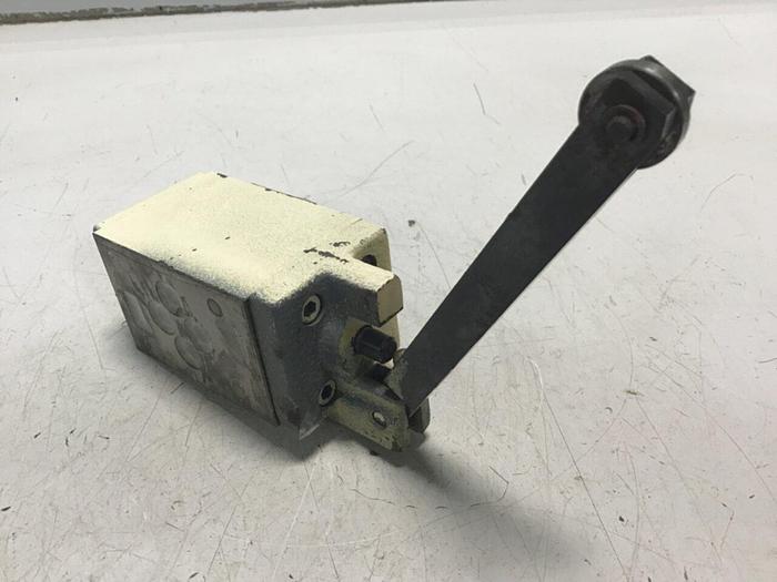 Used TOKIMEC VICKERS Valve DG20S-3-0A-L-11-S4 #132379