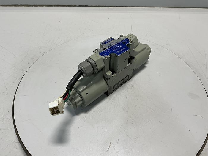 Used TOKIMEC DG4VC-3-2C-M-PS1-H-7-PC1-52