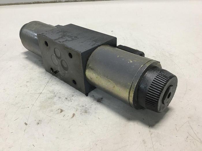 Used VICKERS Solenoid Valve DG4V-3S-6C-M-U-HL7-60-EN490 Used