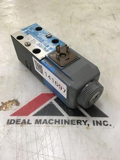 Used VICKERS Valve DG4V-3-22A-M-U-HL7-60 Used