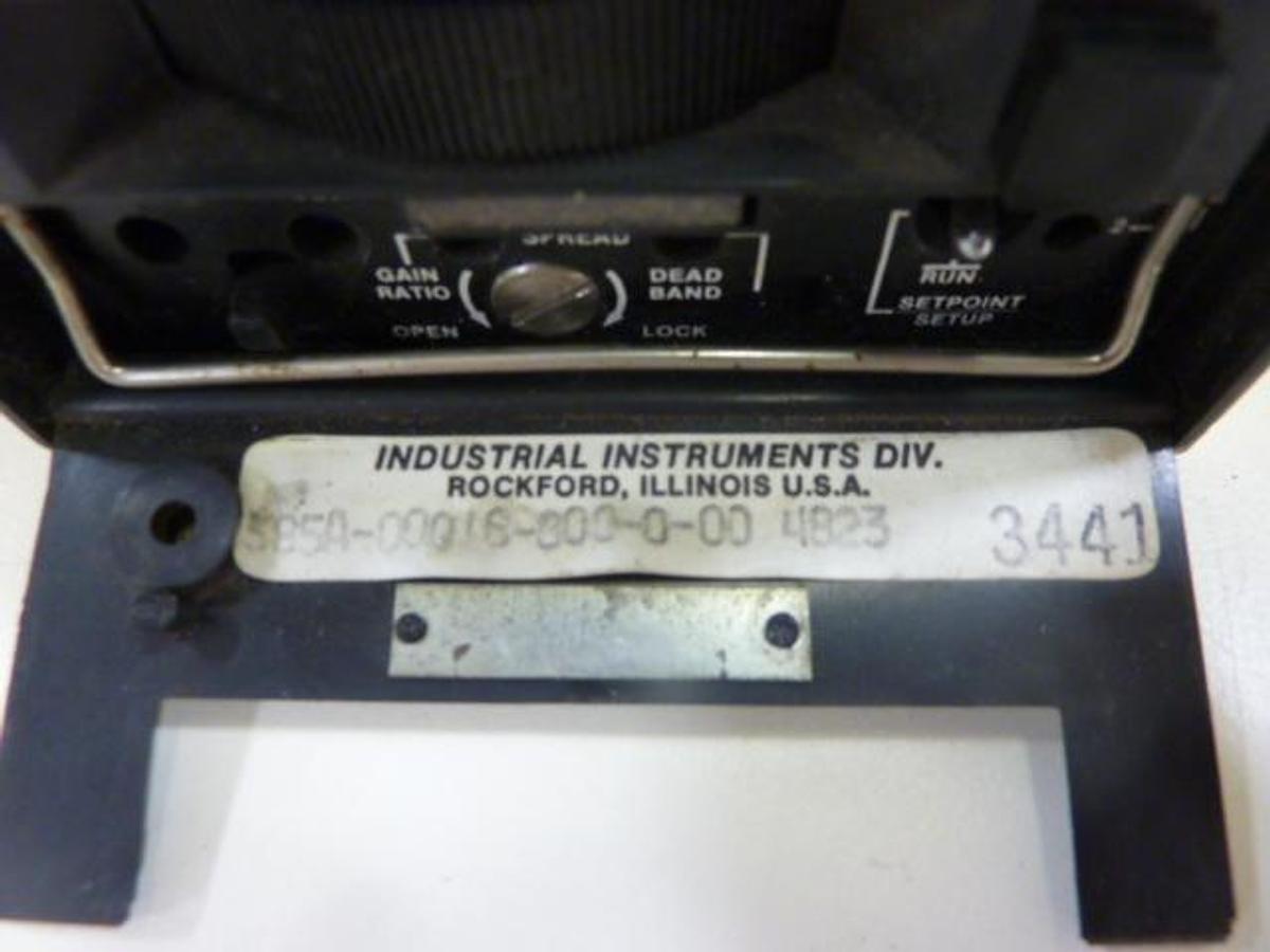 Used BARBER COLMAN Temperature Controller 585A-00016-000-0-00 Used