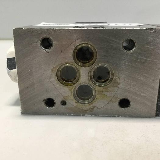 Used VICKERS Directional Control Valve DG4V32AMP7H750 #95466