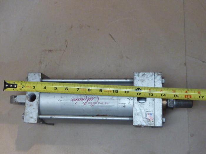 Used MILWAUKEE Cylinder 141-62-21-7 #32342