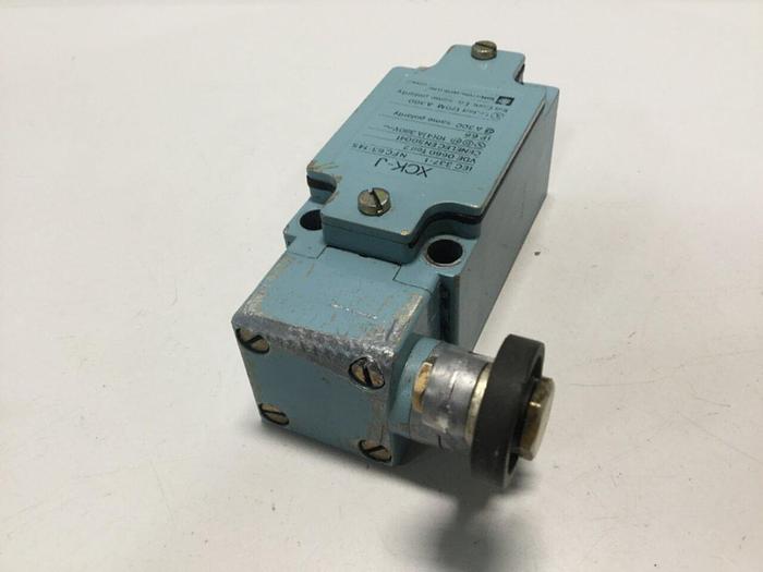 Used TELEMECANIQUE Limit Switch XCK-J #110622
