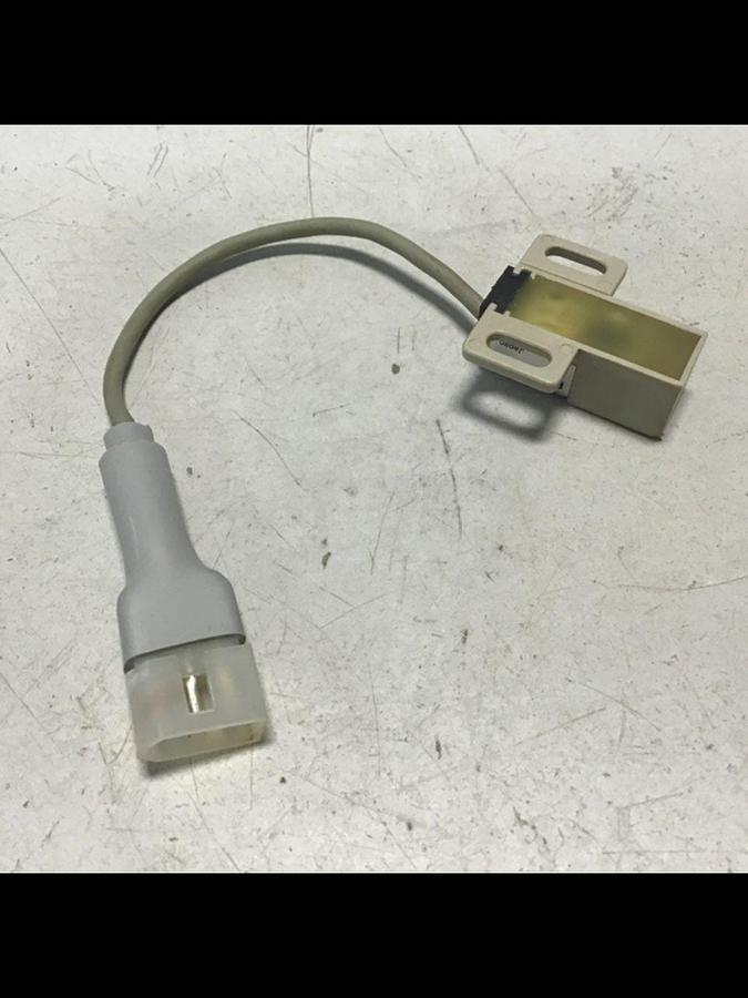 Used FUJI ELECTRIC Proximity Switch PE-B4D3 Used