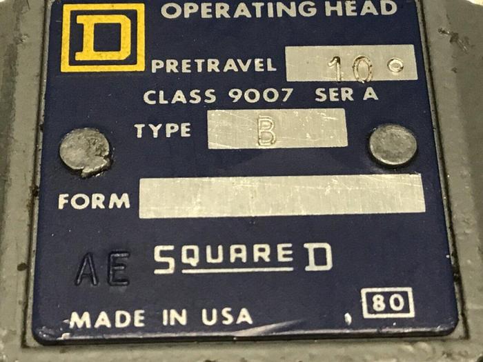 Used SQUARE D Limit Switch 9007-C52B2 #121706