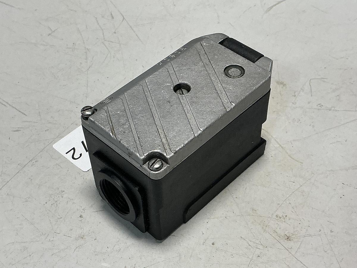 Used BOSCH 0 811 405 143