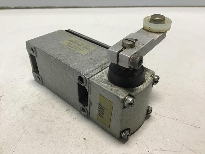 Used TELEMECANIQUE Limit Switch C3JK04 #121649