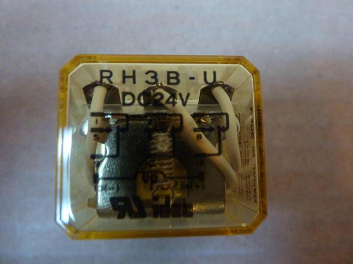 Used IDEC Relay RH3B-U #24560