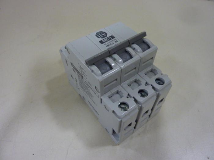 Used ALLEN BRADLEY 3 Amp Circuit Breaker 1492-CB3/G030 SER C #52183