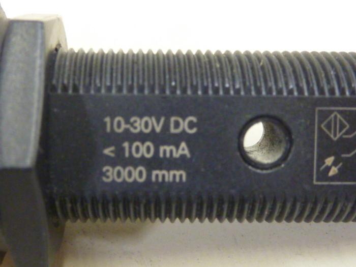 Used BALLUFF Photoelectric Sensor BOS 18KW-PA-1QC-S4-C #62874