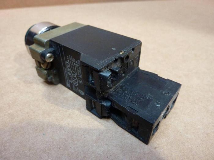 Used ALLEN BRADLEY Push Button PB220 GREEN #38220